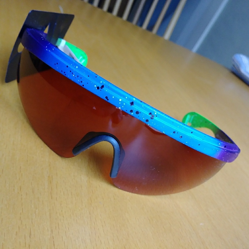 HOT TOPIC 80's retro sunglasses 😎 NEW